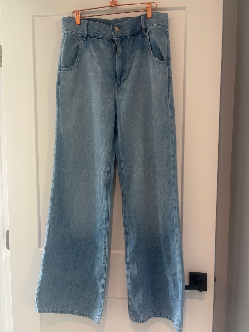 Uniqlo Light Wash Wide-Leg Denim Jeans